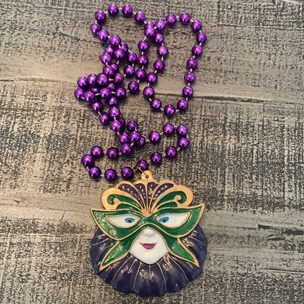 Mardi Gras Color Bead Necklace, green purple hues, New in Package, 20” long, NWT